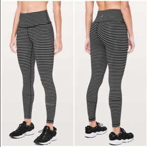 Lululemon Wunder Under High-Rise Tight *Luxtreme 28"
Black White Stripe Size 4